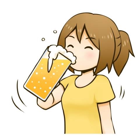 生ビールを美味しそう飲む若い女性